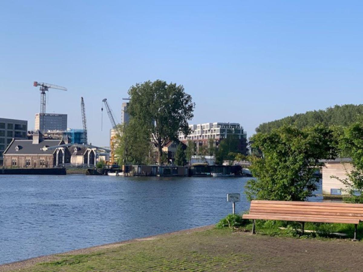 شقة Beautiful Amstel Houseboat أمستردام المظهر الخارجي الصورة
